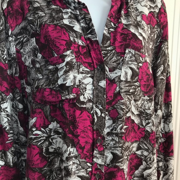 🔴 4/$15 Rock & Republic pink black white floral ls button up shirt sz M in EUC - Picture 8 of 15